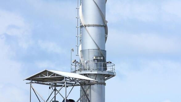 使用玻璃鋼煙囪的優勢是什么?